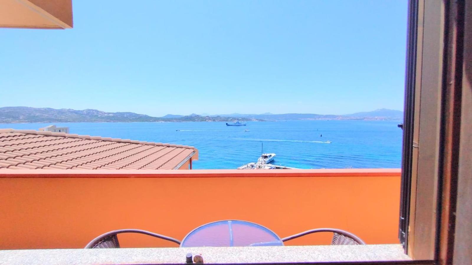 Appartamentino Panoramico...Con Finestra Sul Mare! Ла-Маддалена Екстер'єр фото
