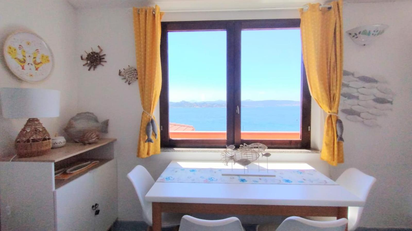 Appartamentino Panoramico...Con Finestra Sul Mare! Ла-Маддалена Екстер'єр фото